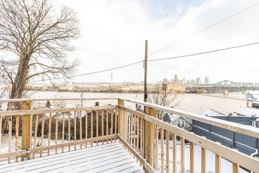 Cozy Riverfront Bungalow With Stunning Views โควิงตัน ภายนอก รูปภาพ