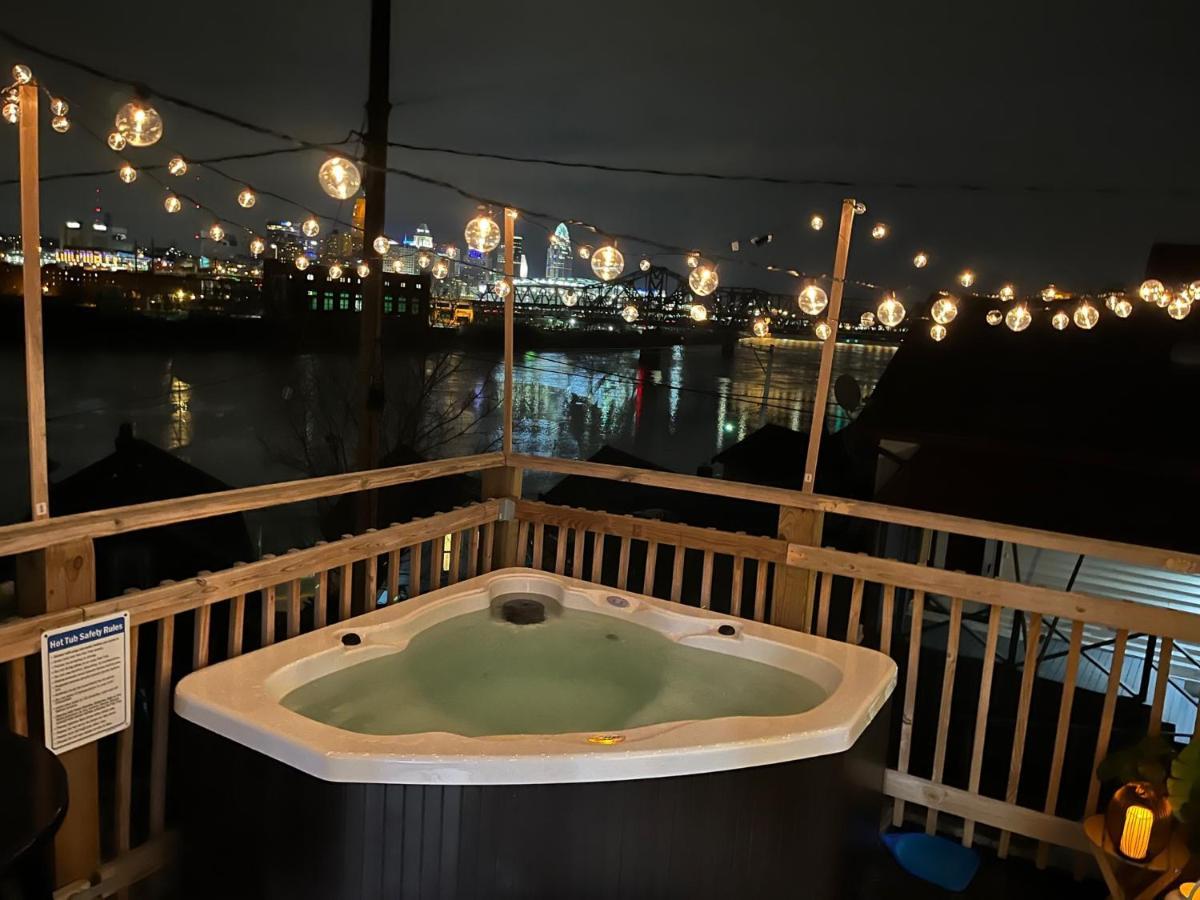 Cozy Riverfront Bungalow With Stunning Views โควิงตัน ภายนอก รูปภาพ